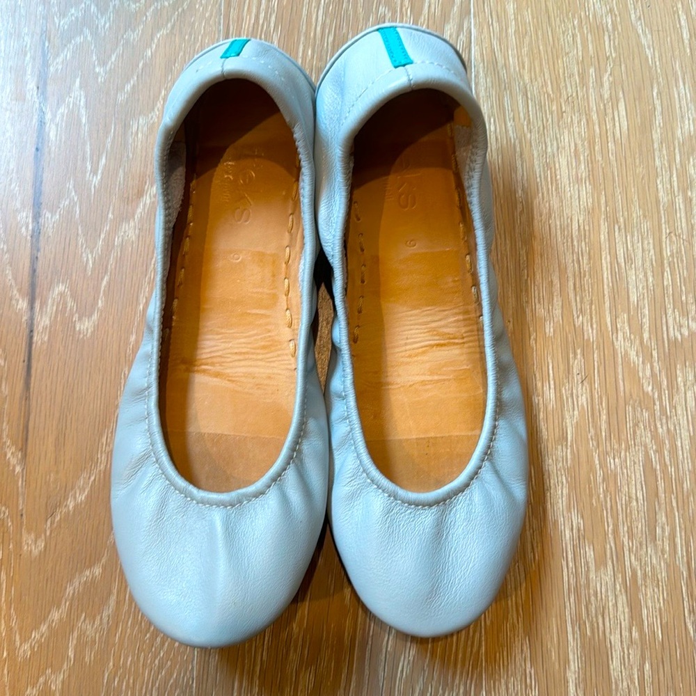 Cool Grey Tieks- excellent condition